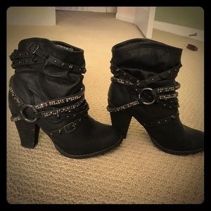 Black chain boots